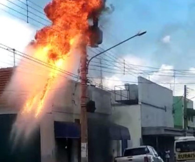 Transformador explode e incêndio assusta moradores de Pereira Barreto