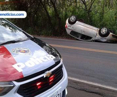 Carro capota na rodovia que liga Ilha Solteira  às praias