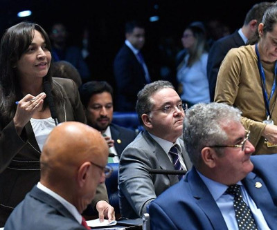Senado aprova proibição de casamento de menores de 16 anos