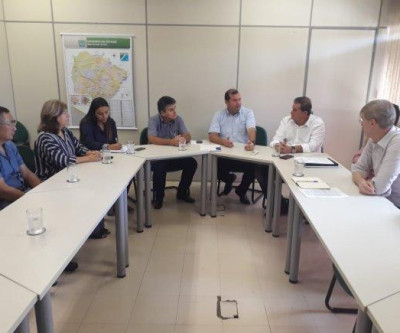 Deputado Eduardo Rocha intermedeia reunião de ceramistas com secretário da Sefaz em MS