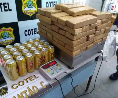 Mulheres são presas com carga gigante de maconha e cerveja