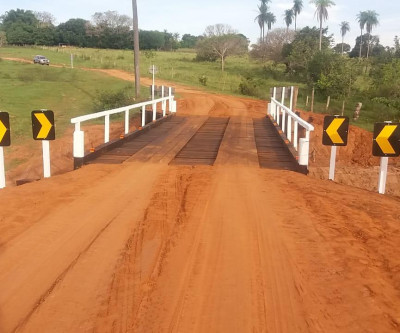 Prefeitura reconstrói ponte sobre o Córrego Poção