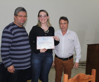Psicóloga da Unimed Andradina ministra palestra sobre Suicídio no Rotary