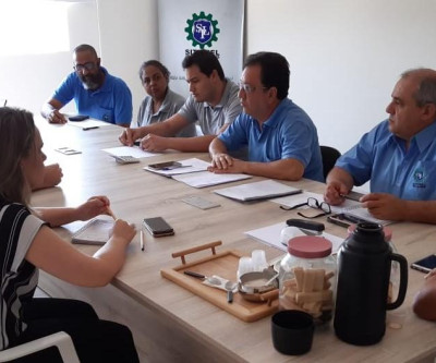 A empresa propôs dois modelos de Acordo Coletivo