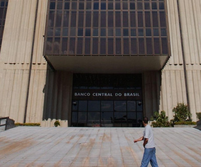 Estimativa de inflação cai pela 11ª vez seguida para 3,26%