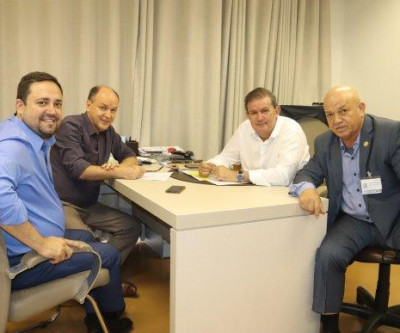 Deputado Eduardo Rocha discute emendas e outras benfeitorias para município de Coxim