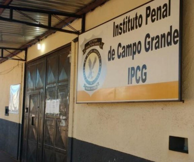 Conversa entre milicianos aponta propina em presídios
