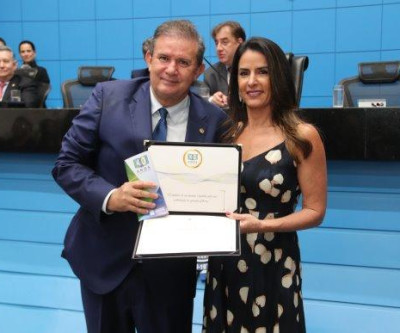 Vice-presidente da ALMS, deputado Eduardo Rocha é homenageado e preside Sessão Solene