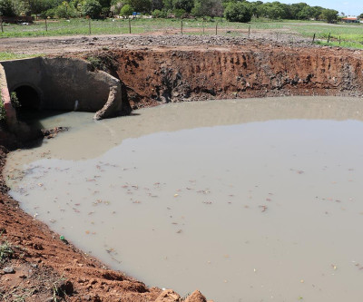 SEMEA instala cestos de contenção na Segunda Lagoa para prevenir poluição e contaminação do leito