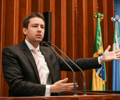 Deputado lamenta saída da CCJR mas diz que terá mais independência