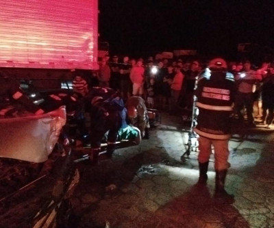 Motorista fica preso nas ferragens em grave acidente perto da ponte do Sucuriú