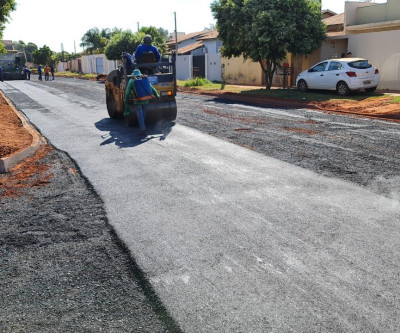 Rua Jorge Elias Seba, no Bairro Santa Júlia, está sendo pavimentada