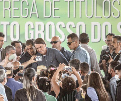 Bolsonaro alfineta Reinaldo sobre ICMS que deixa gasolina mais cara em Mato Grosso do Sul