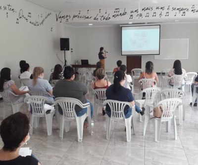 SAÚDE NA ESCOLA - SMS promove capacitação de enfermeiros para atendimento de crianças na Atenção Básica em Saúde