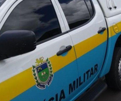Jovem é encontrada amarrada ao pé da cama durante cárcere dentro de casa