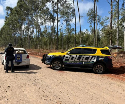 Motorista é flagrada com quase 3 quilos de skunk escondidos no carro em Água Clara