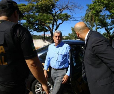 Liminar autoriza fiança com bens bloqueados e livra Puccinelli de tornozeleira