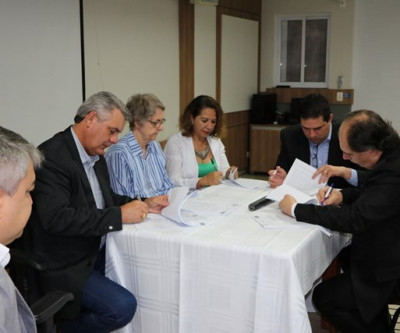 Prefeitura e Hospital Auxiliadora formalizam contrato de prestação de serviços hospitalares