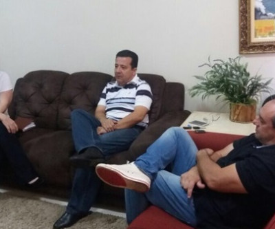 Vereador Luciano Dutra visita escritório do deputado Eduardo Rocha em Três Lagoas