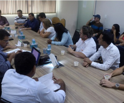 Diretores da Sanesul explicam plano de investimentos a vereadores