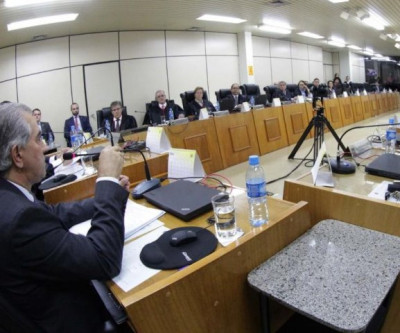 Procuradores do MPE se reúnem com Reinaldo e dizem confiar no governo