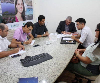 Prefeitura recebe doação dos bens móveis da antiga Escola SESI