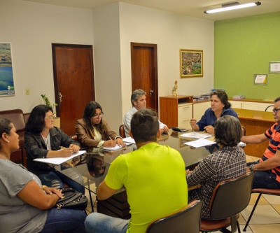 Prefeitura discute reposição salarial com representantes sindicais