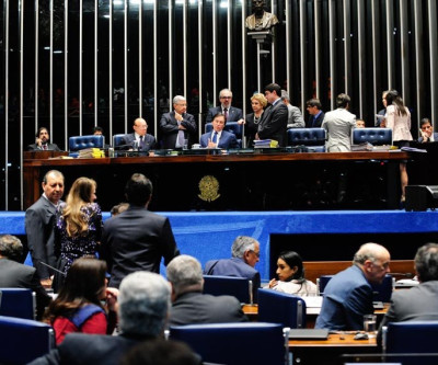 Lei altera Programa Seguro-Emprego, que reduz jornada e salário de trabalhadores