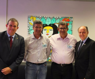 Deputado Eduardo Rocha recebe representantes de sindicatos de Três Lagoas