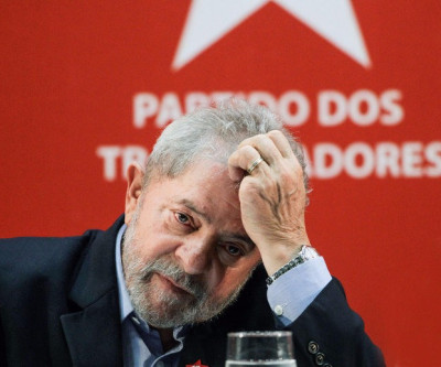 Lula é condenado na Lava Jato a 9 anos e 6 meses de prisão no caso do triplex