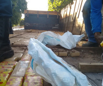 Forças policiais apreendem meia tonelada de maconha na MS-395