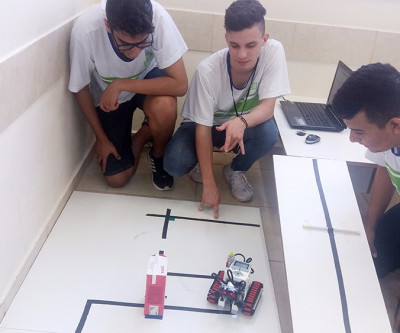 Equipes das escolas do Sesi vão disputar etapa regional da Olimpíada Brasileira de Robótica