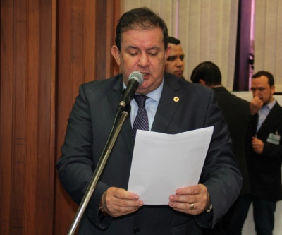 Eduardo Rocha homenageia presidente da Fíbria por antecipar do início trabalhos da nova unidade