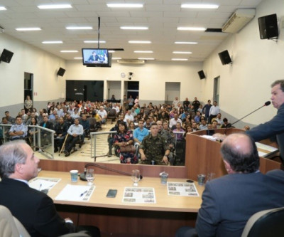 Deputado Eduardo Rocha participa de homenagens aos policiais