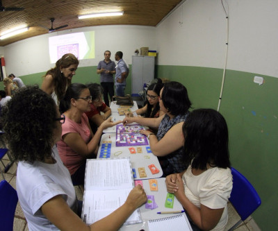  Oficina sobre educação financeira é ministrada aos professores de Brasilândia 