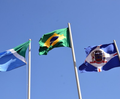 Escolas e CEIs prestam homenagem à Pátria em manifestações de civismo