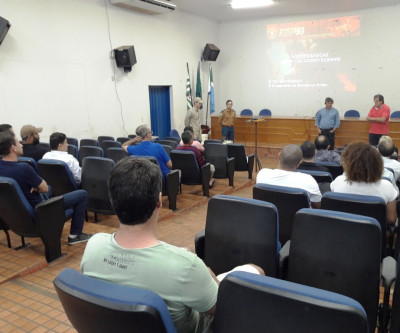 Corpo de Bombeiros promove palestra em Brasilândia para os comerciantes