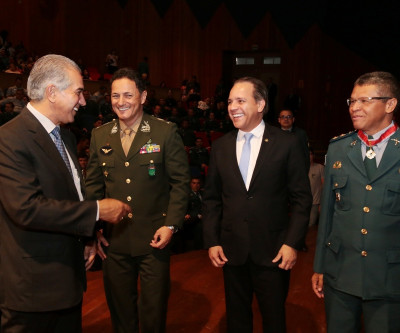 Reinaldo atende Coronel David e aprova projeto que vai beneficiar militares estaduais