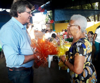 Festa leva descontração para os idosos de Brasilândia