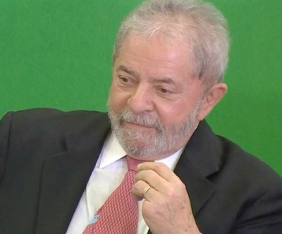 Em depoimento, Lula diz que é vítima de  'massacre'
