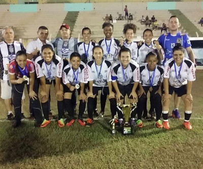 De volta após 20 anos, campeonato feminino consagra Comercial