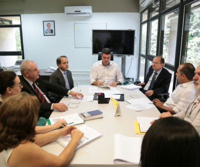 Lutando pela categoria, Coronel David participa de reunião que anuncia reposicionamento dos agentes penitenciários