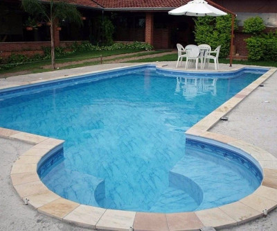 Neto encontra avó afogada na piscina de casa 