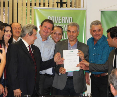 Eduardo Rocha participa da assinatura de convênio no esporte entre Governo e Três Lagoas