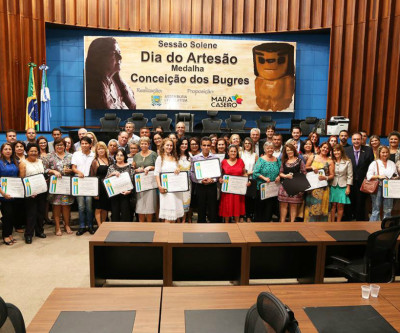 Artesãos de Rio Verde recebem homenagem da AL/MS na Capital 