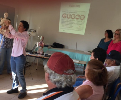 População recebe orientações médicas no dia D do Outubro Rosa