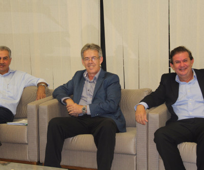 Deputado Eduardo Rocha é recebido pelo governador juntamente com prefeito de Paranaíba