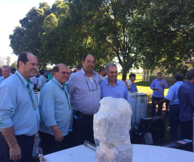 Produtores rurais de Brasilândia ganham resfriador de leite