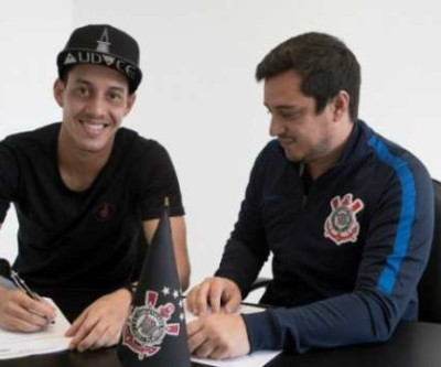 Corinthians anuncia renovação de contrato de Rodriguinho até 2019 