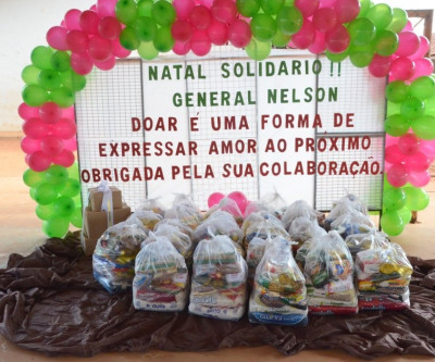 Escola promove Natal solidário e arrecada 31 cestas de alimentos